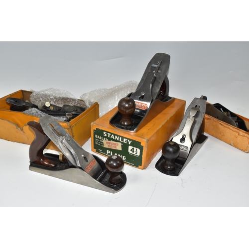Lot 895       