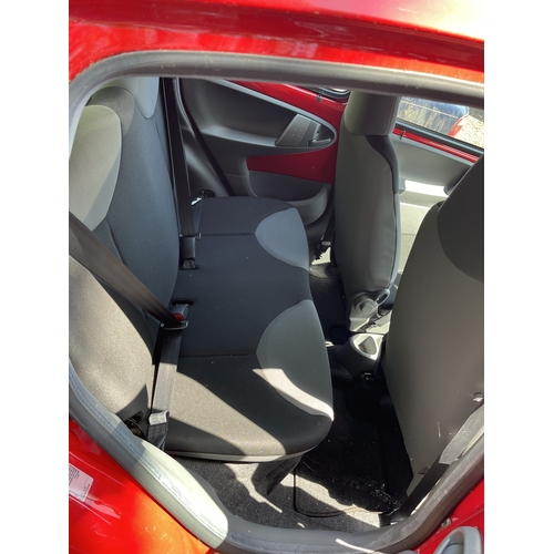 32 - A 2011 CITROEN C1 VTR FIVE DOOR HATCHBACK CAR in red with a 998cc petrol engine, five speed manual g... 