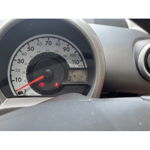 32 - A 2011 CITROEN C1 VTR FIVE DOOR HATCHBACK CAR in red with a 998cc petrol engine, five speed manual g... 