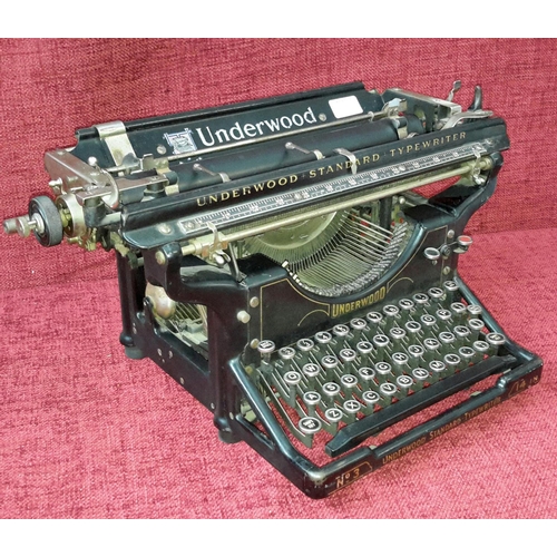 232 - Vintage Underwood standard typewriter, No3