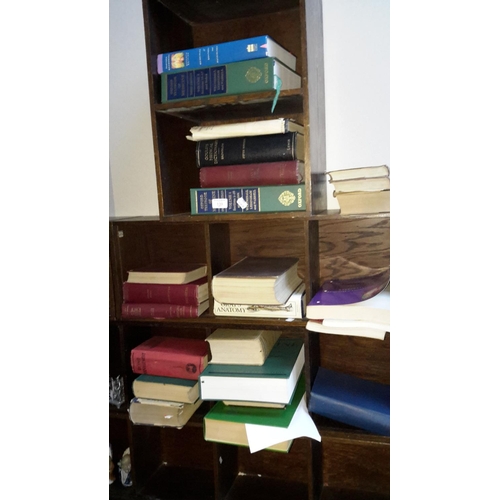 139 - 8 shelves of books