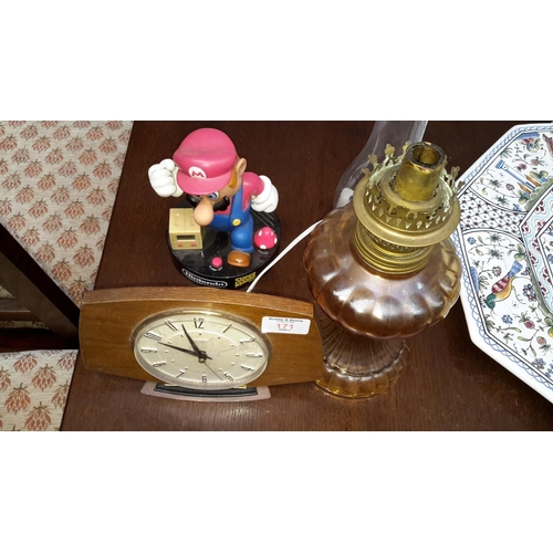 171 - Oil lamp, Mario clock & metamec clock