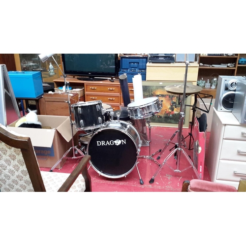 283 - Set of drums with accessories