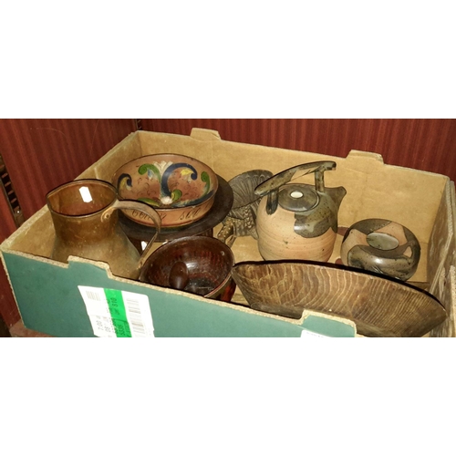 343 - Box of studio pottery