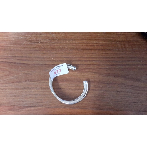 479 - Silver bangle