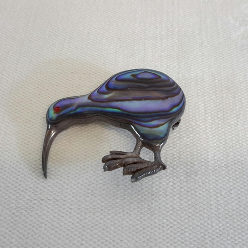 41 - Silver and shell kiwi brooch