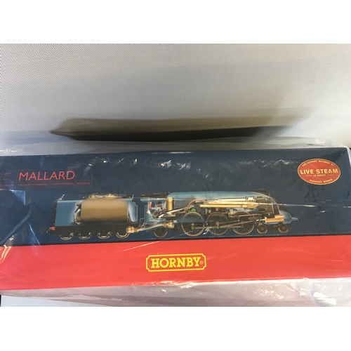 409 - The Hornby Railway Co Live Stream OO Guage model; LNER 4-6-2 Class A4 'Mallard', complete in origina... 