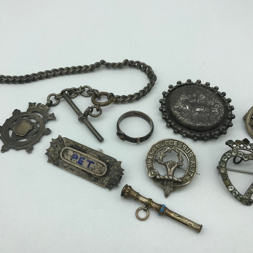 10 - A Lot of Victorian and early 1900's silver jewellery and others. Includes Birmingham silver buckle r... 