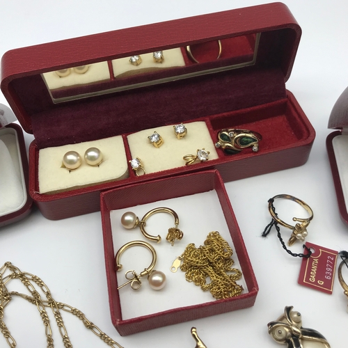 27 - A Collection of silver 925 gilt Majorica jewellery which includes brooches, rings and earrings