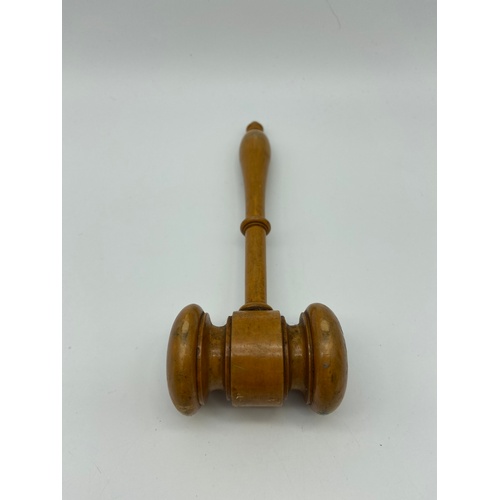 17 - Antique hand turned boxwood gavel. Measures 17cm in length