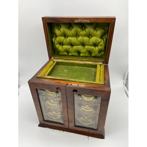 29 - A Lovely example of a 19th century walnut jewel box. Designed with shield plaque and lift up lid, Tw... 