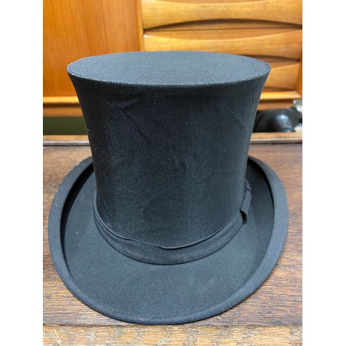 91A - Antique gentleman's pop top hat produced by G.A.Dunn & Co. Ltd. Piccadilly Circus London. Made in Fr... 