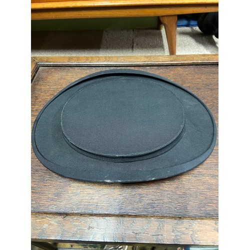 91A - Antique gentleman's pop top hat produced by G.A.Dunn & Co. Ltd. Piccadilly Circus London. Made in Fr... 