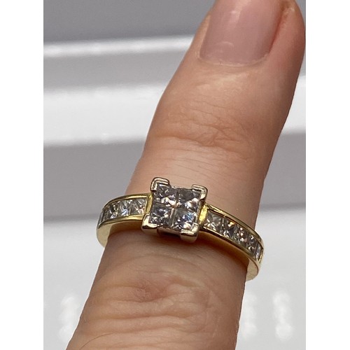 80 - A Ladies 18ct gold and Princess cut diamond ring. 1ct of diamonds in total. [Ring size L]