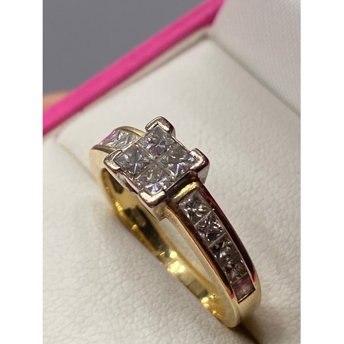 80 - A Ladies 18ct gold and Princess cut diamond ring. 1ct of diamonds in total. [Ring size L]