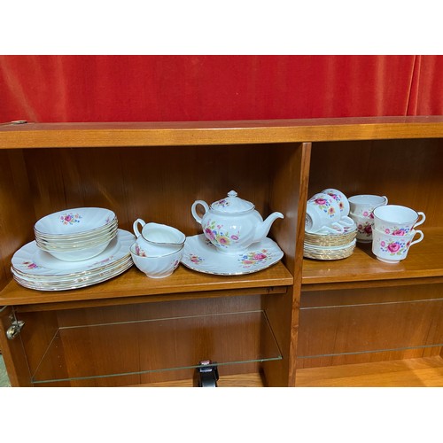 86B - A Vintage Royal Victoria Tea set titled 'Summer Rose'