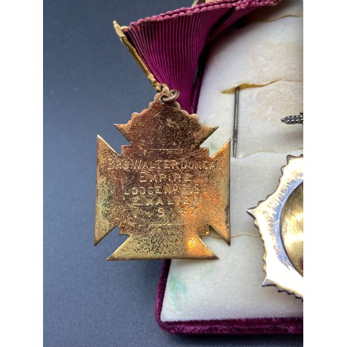 164A - A Lot of four various Buffalo/ Masonic medals to include Roll of Honor Birmingham silver gilt and en... 