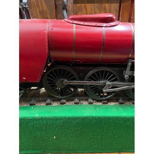 194A - An Impressive Large and heavy metal train locomotive and tender. Electric movement. Comes with blue ... 