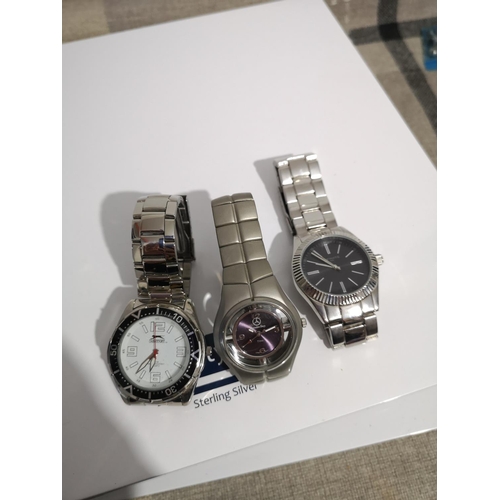 68A - THREE VARIOUS WATCHES TO INCLUDE MERCEDES BENZ, INFINITE AND SLAZENGER.