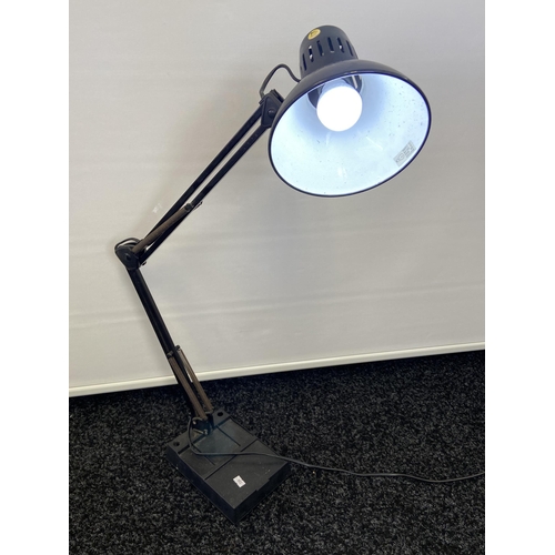 158 - An Angle poise desk lamp. In a working condition.