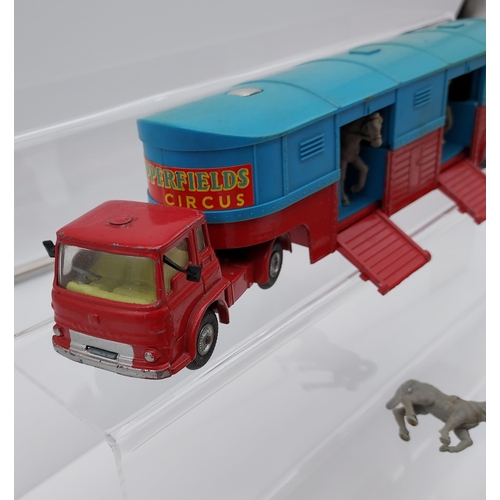 214 - A Vintage Corgi Chipperfield's Circus 1130 Horse Transporter with horses included. Corgi GS21 