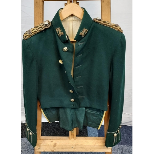 262 - A William Anderson & Sons Ltd Edinburgh military dress jacket. Designed with gold thread epaulettes ... 