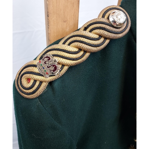 262 - A William Anderson & Sons Ltd Edinburgh military dress jacket. Designed with gold thread epaulettes ... 