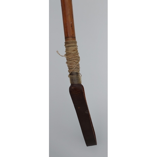 432 - Antique riding crop, antler handle with a silver mount and Malacca shaft. [82cm in length]