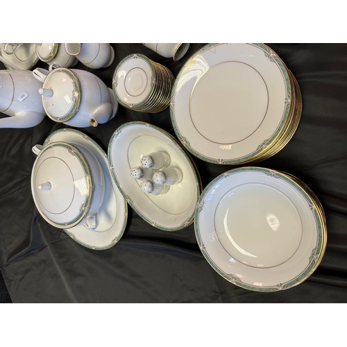 154A - Approx 100 piece Noritake 'Glenabbey' pattern dinner, tea and coffee service.