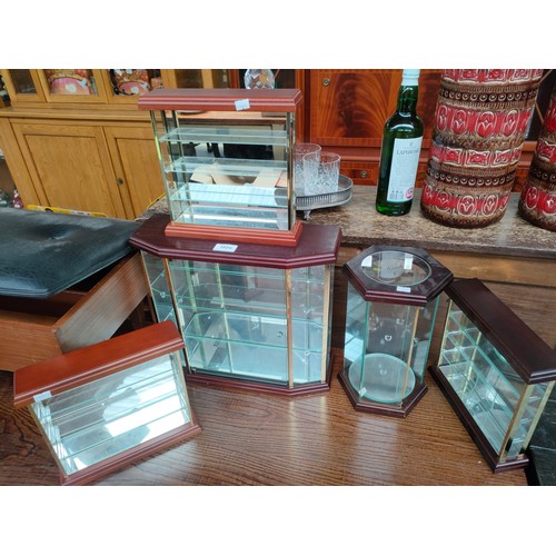 162 - Selection of miniature display cabinets