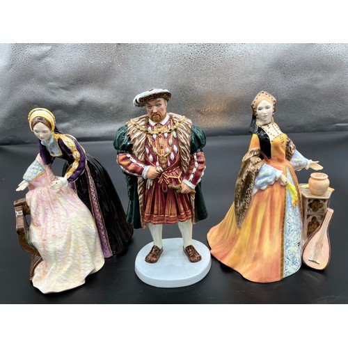 610 - ROYAL DOULTON FIGURE OF HENRY VIII AND HIS SIX WIVES comprising Henry VIII HN3458, Catherine Parr HN... 