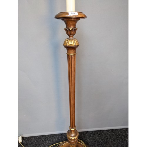 789 - Antique style floor standing lamp (139cm)