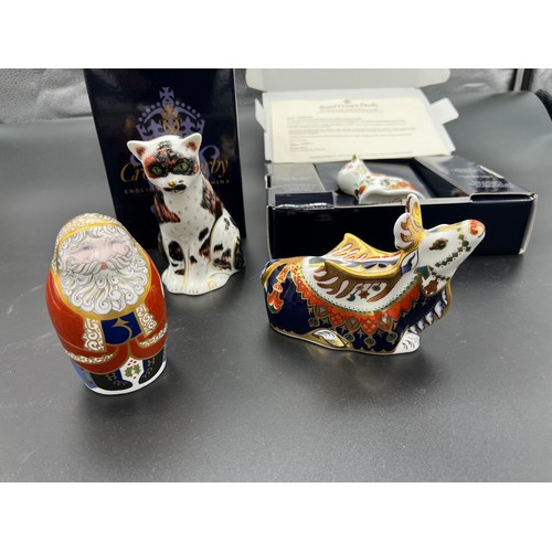 643 - Four Royal Crown Derby paperweights, Mother Cat with box, Spice collectors guild kitten with box, Sa... 