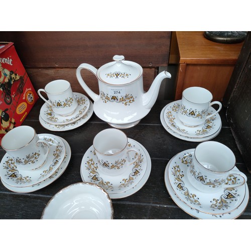 274 - Royal Standard tea service.