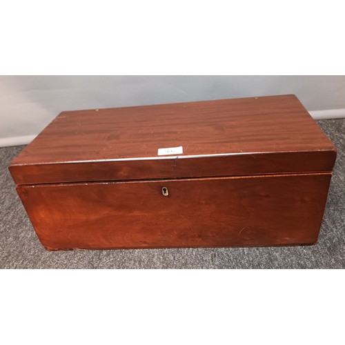 566 - Antique mahogany travel writing slope. With pull out side drawer containing inkwell pot.