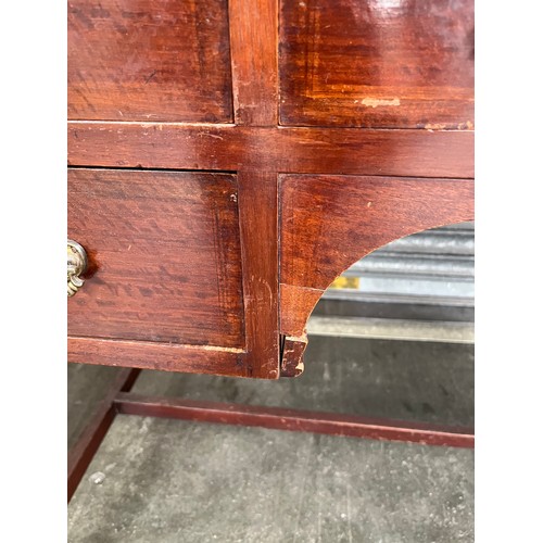 832 - Antique mahogany desk, the rectangular top with a green surface area above a centre drawer flanked b... 