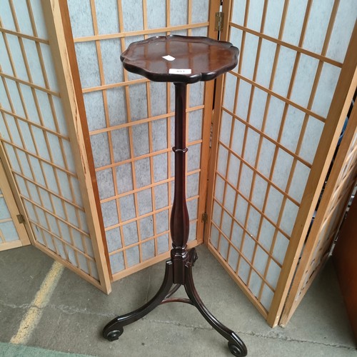 451 - 19th century Torcher plant stand .