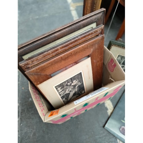 439 - Large lot of pictures and framing .