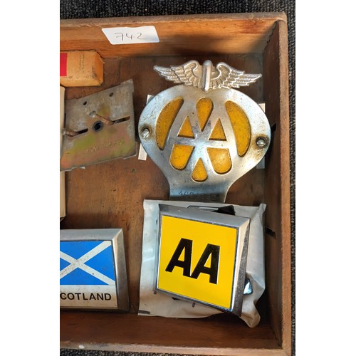 742 - Wooden tray containing motoring memorabilia to include AA and RAC Badges, Oil dispensers and Scotlan... 