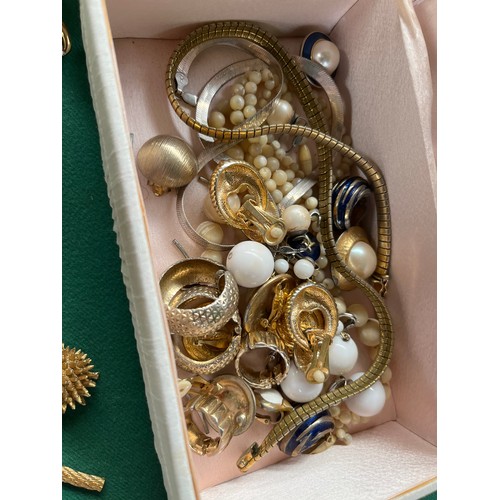 57 - A Collection of vintage costume jewellery to include two Christian Dior Nautical rope brooches, vari... 