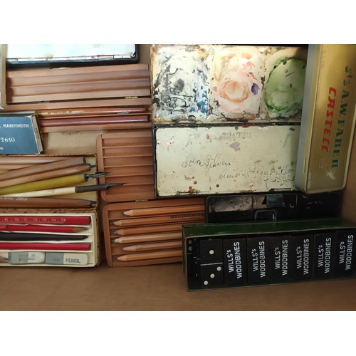 919 - A Box containing vintage art utensils and boxes to includes Windsor & Newton paint tins, charcoal an... 