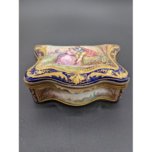 924 - Collection of porcelain (5) to include; Meissen box, pair of Naples capodiamonte cups, Vincennes tri... 