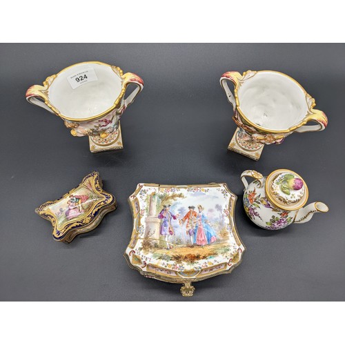 924 - Collection of porcelain (5) to include; Meissen box, pair of Naples capodiamonte cups, Vincennes tri... 