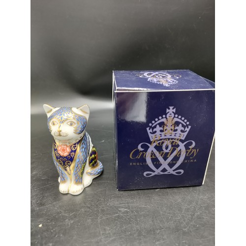 57 - Royal crown Derby fireside kitten by Peter Jones with box . 8cm in height .