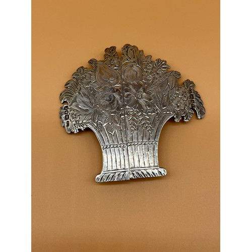 26 - London silver belt buckle in the form of a basket of flowers. Makers Charles Edwards. [8X8cm] [Will ... 