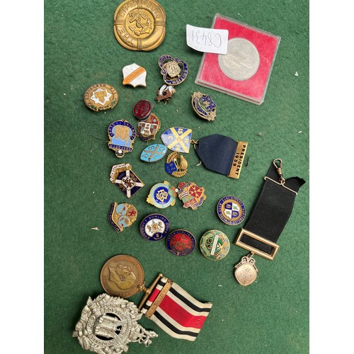 45 - Selection of badges and military items includes Kings Own Scottish Border cap badge, WW2 Long servic... 