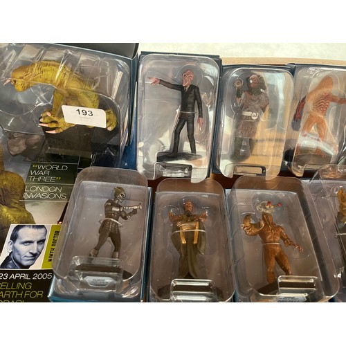 193 - 10 various Eaglemoss collectable lead painted Doctor Who figures, comes with comics.