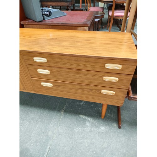 210 - Vintage Retro 1970s Schreiber sideboard.