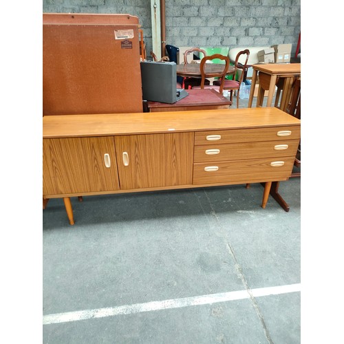 210 - Vintage Retro 1970s Schreiber sideboard.