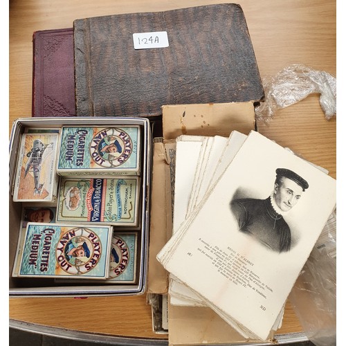 132A - A Lot of Three Albums and sets of Cigarette Cards and  set of Les Rois Et Reines De France Cards.